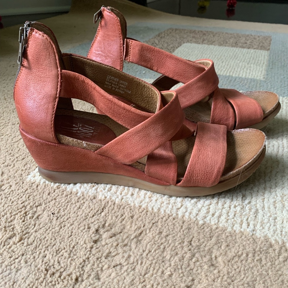 Miz Mooz Mika size US 8 EU 39 Orange Leather Wedge Sandals